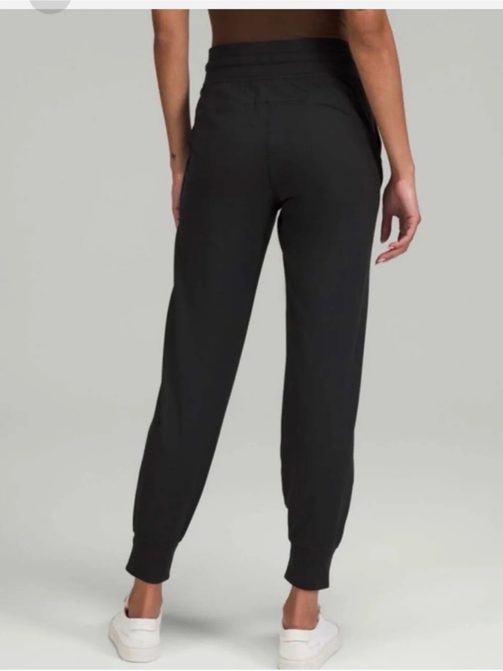 lululemon athletica comfortable black